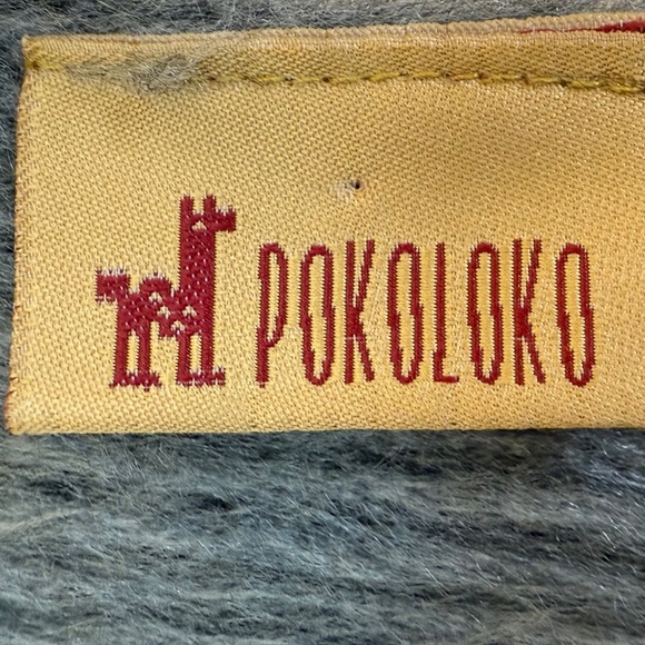 Pokoloko Artisan Alpaca Scarf 🇪🇨– Grey, Blue & Cream Striped, Made in Ecuador - Picture 7 of 8